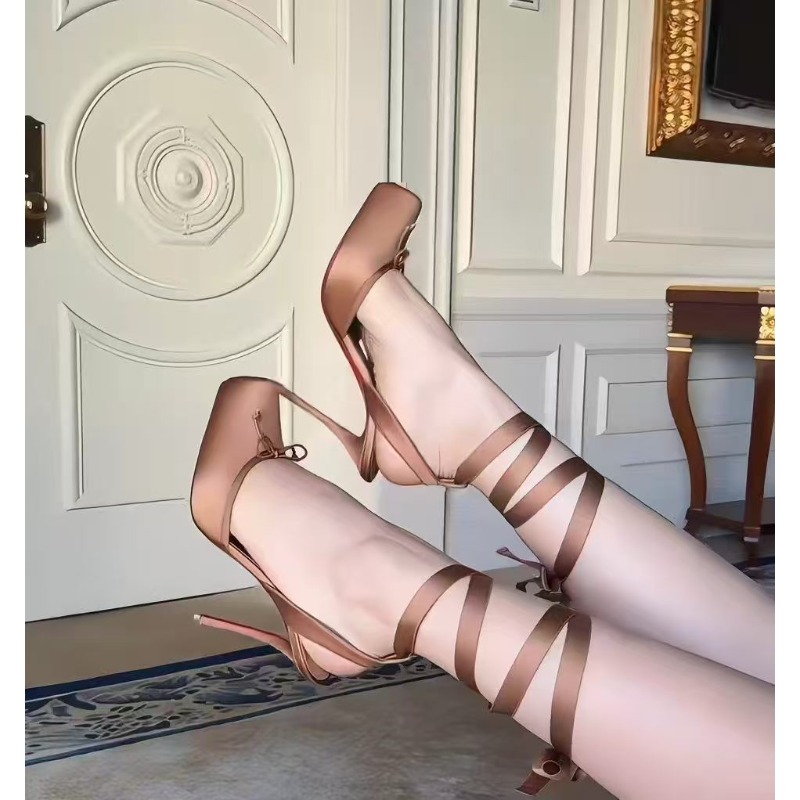 Czerwone buty na wysokim obcas – Wedding Shop recenzja i cena