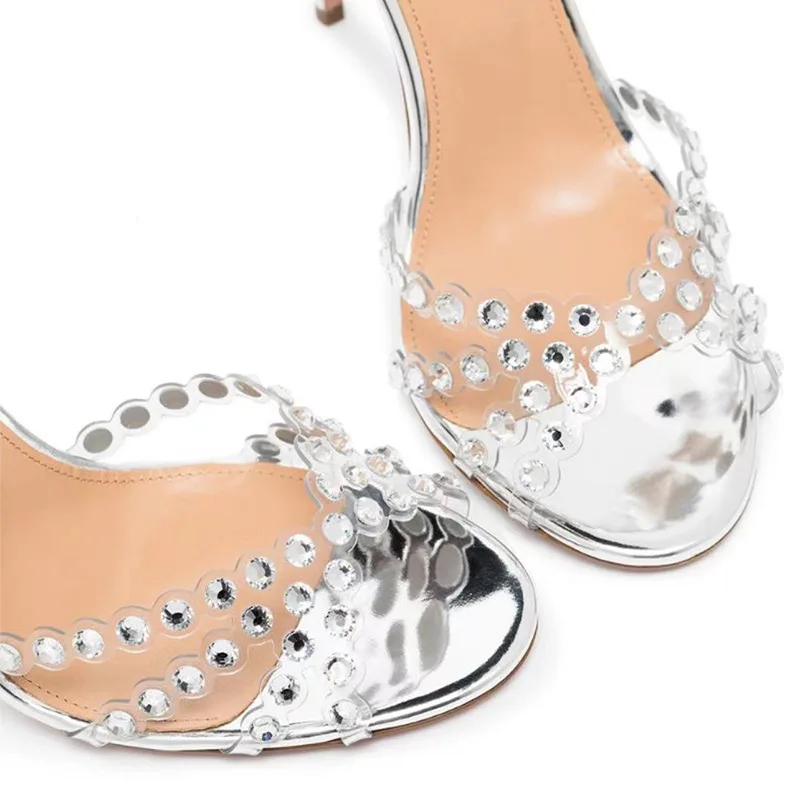 Eleganckie srebrne sandały na  – Wedding Shop recenzja i cena